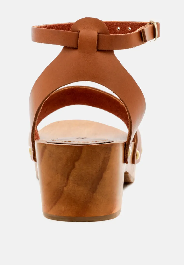 CARA Tan Wooden Clogs