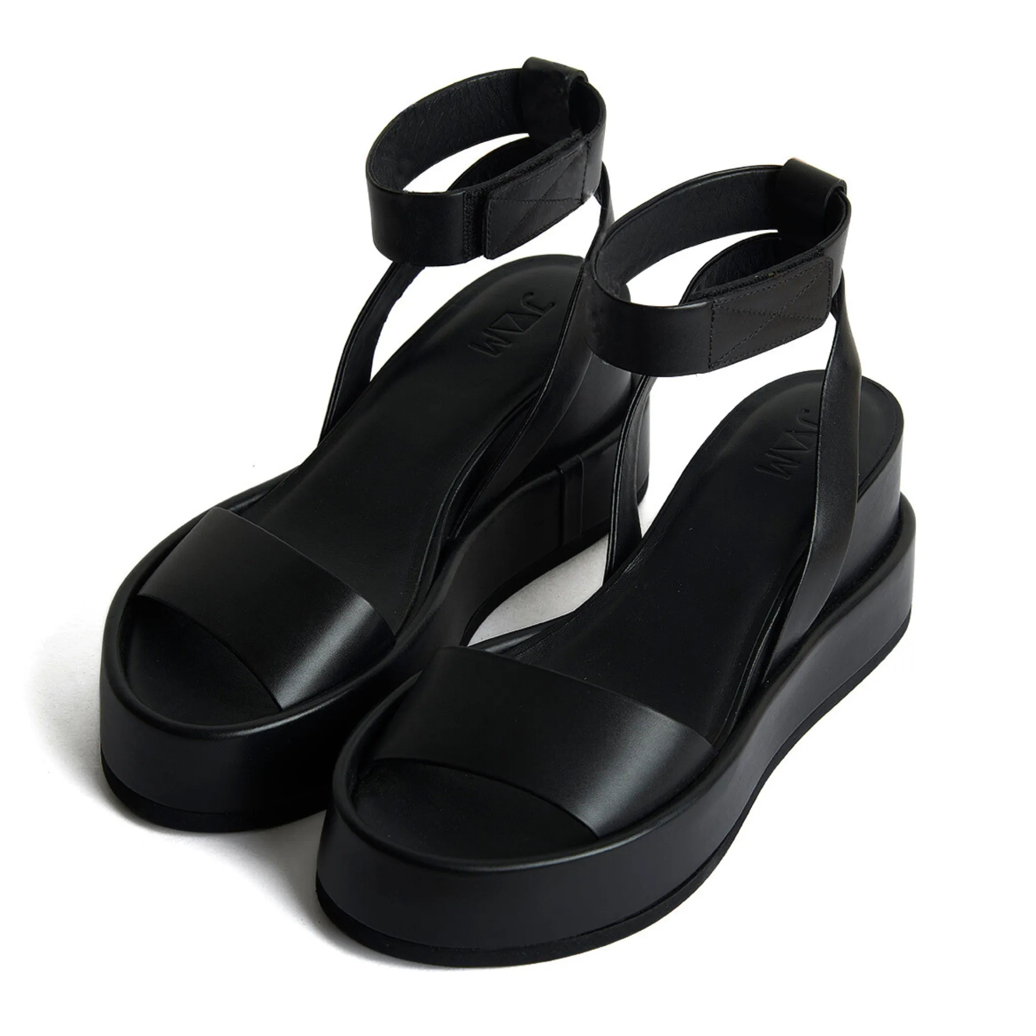 Jasmine Wedge in Black