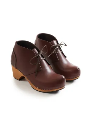 toe seam leather bootie clogs in acorn